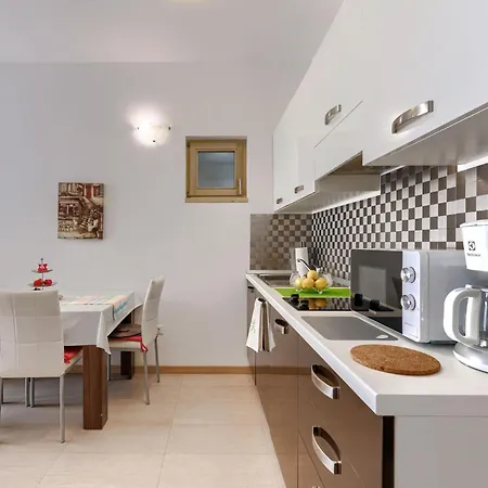 Holiday home Holiday Aquamarine By Interhome Pula