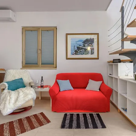 Holiday home Holiday Aquamarine By Interhome *