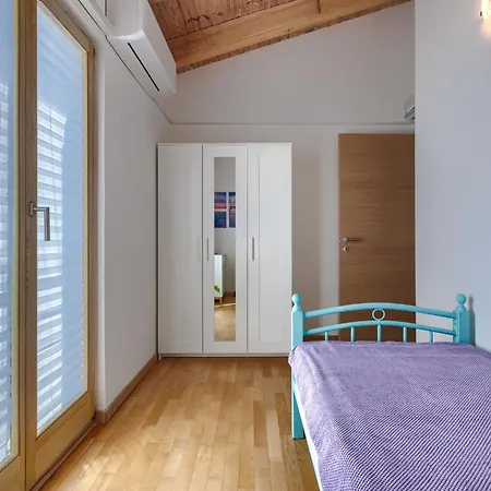 Holiday Aquamarine By Interhome *